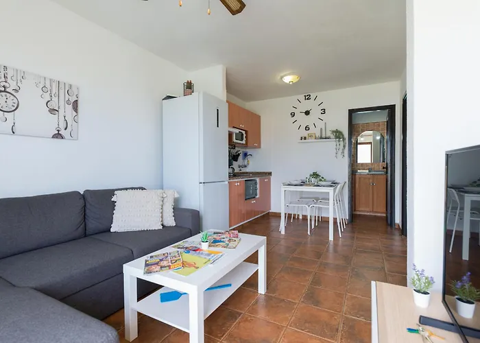 Private Solarium Home Beach Views - Jacuzzi